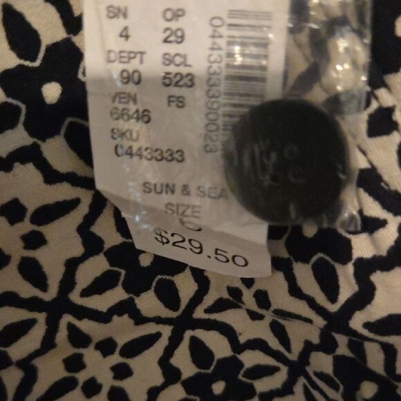 NWT Black and White Patterned Shorts - Picture 3 of 7